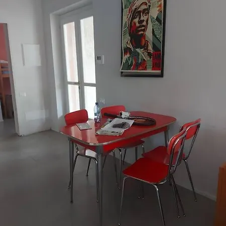 Daire Mirabella, Il Bosco In Citta. *