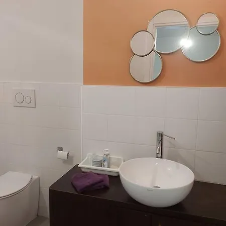 Mirabella, Il Bosco In Citta. Turín